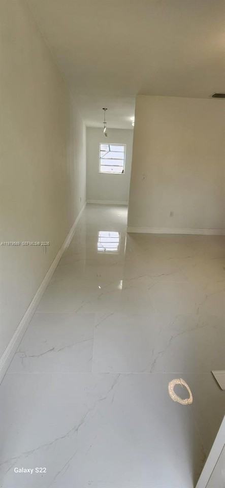 1011 Nw 9th St #A - Photo 6 of 32