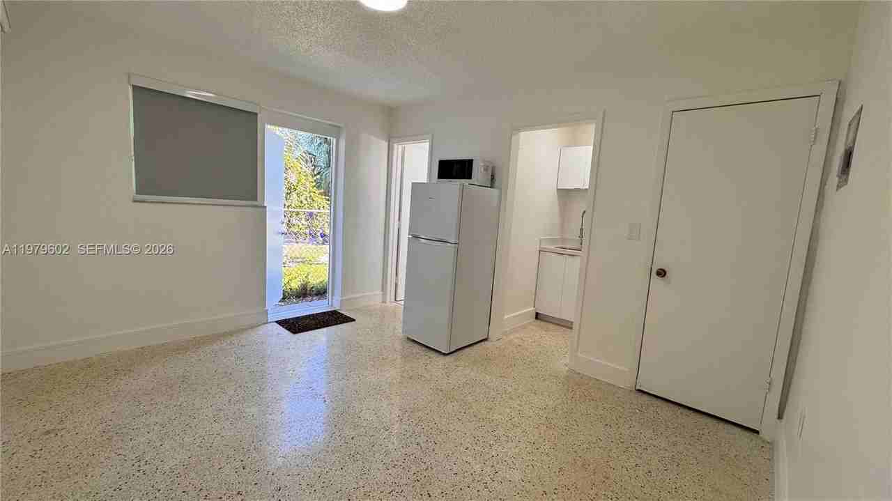 50 Flagami Blvd #50 - Photo 2 of 11