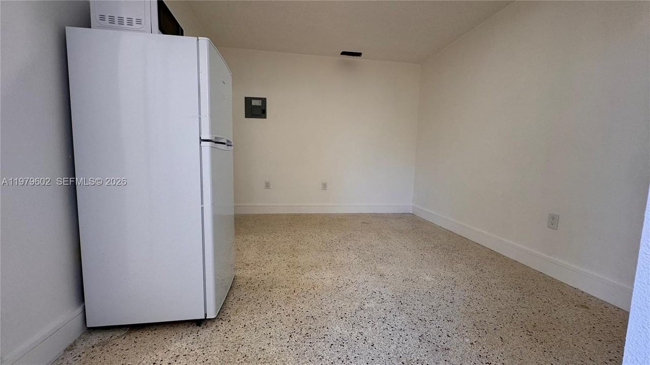 50 Flagami Blvd #50 - Photo 5 of 11