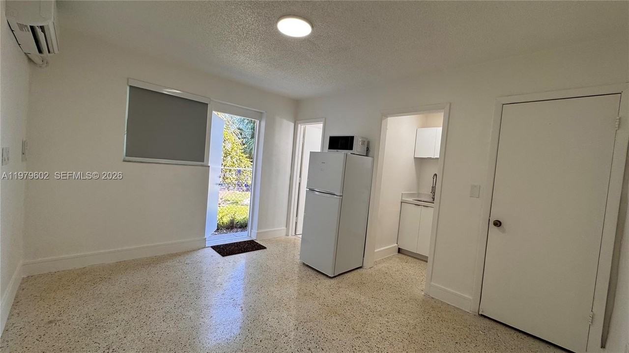 50 Flagami Blvd #50 - Photo 6 of 11