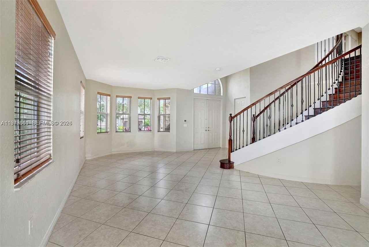 15835 Sw 51st St - Photo 7 of 48