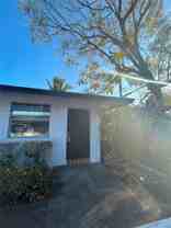 1045 N Andrews Ave #5 - Photo 1 of 1