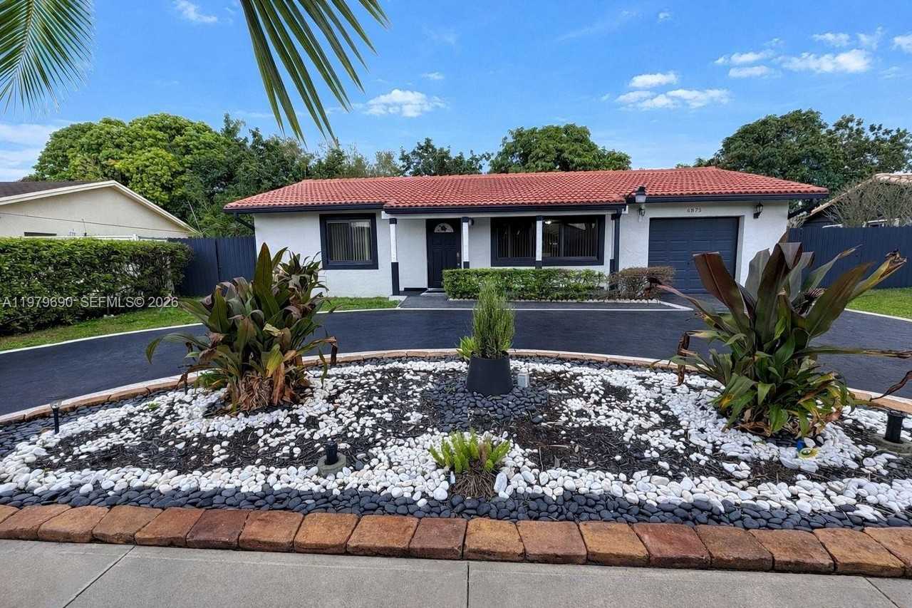 6875 Sw 148th Ct - Photo 2 of 16