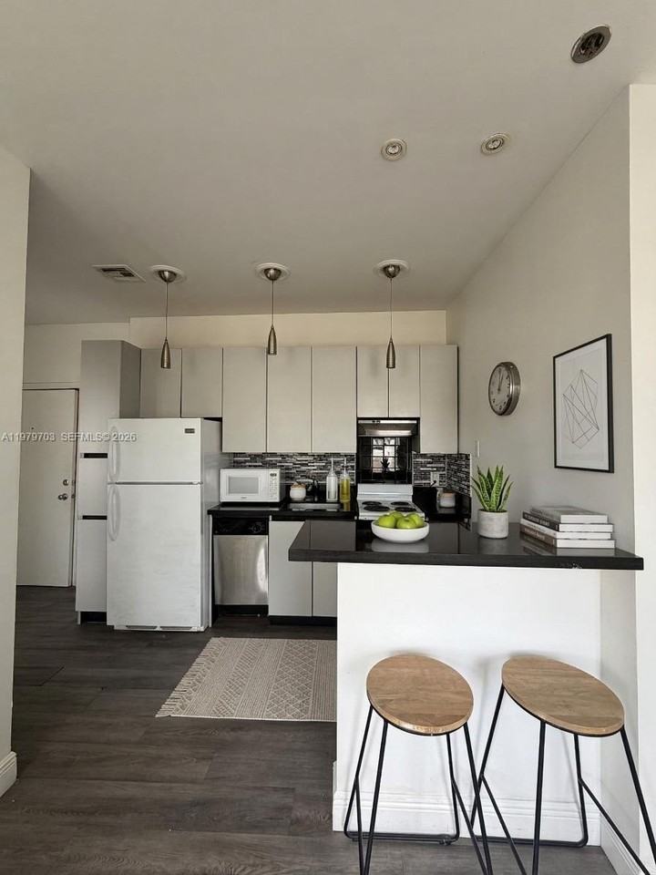 1244 Pennsylvania Ave #305 - Photo 2 of 15