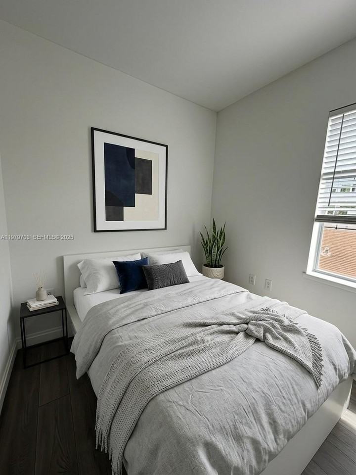 1244 Pennsylvania Ave #305 - Photo 4 of 15