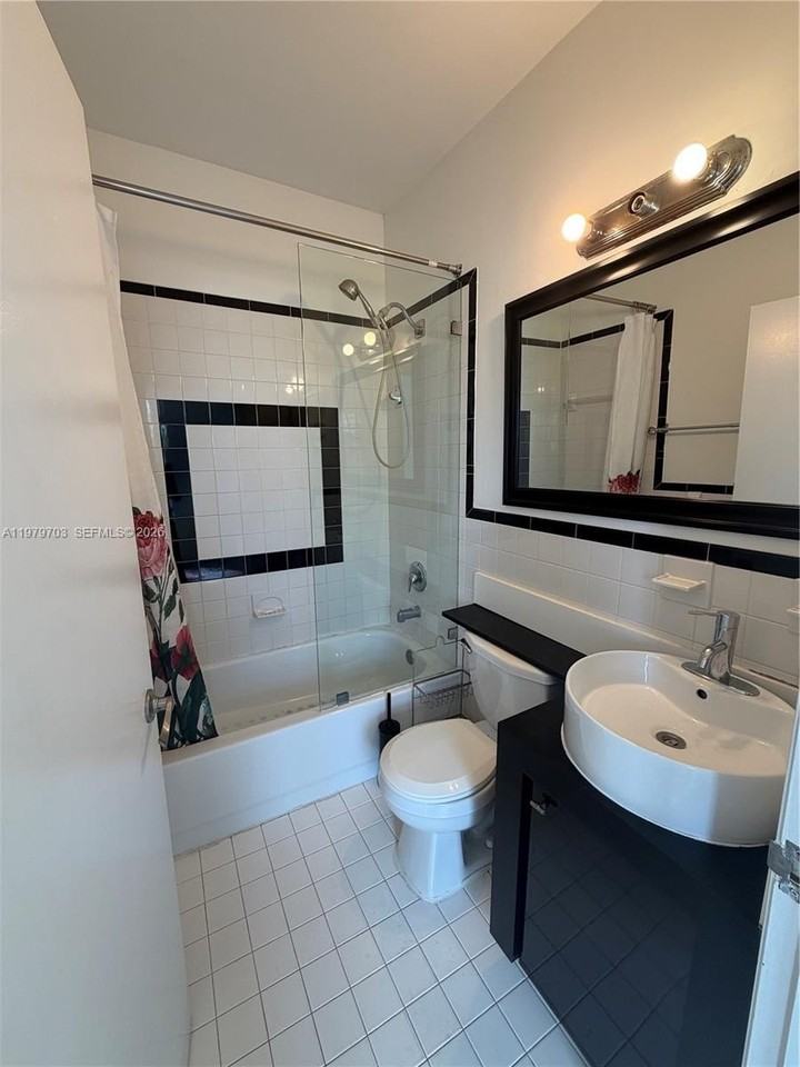 1244 Pennsylvania Ave #305 - Photo 5 of 15