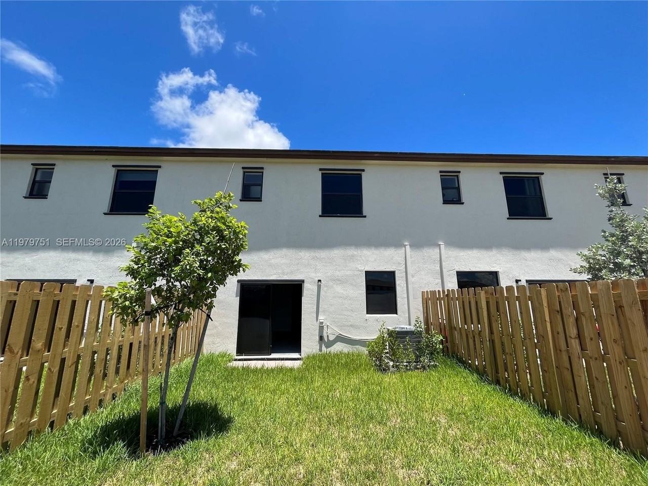 9960 Sw 228th Ter - Photo 3 of 40