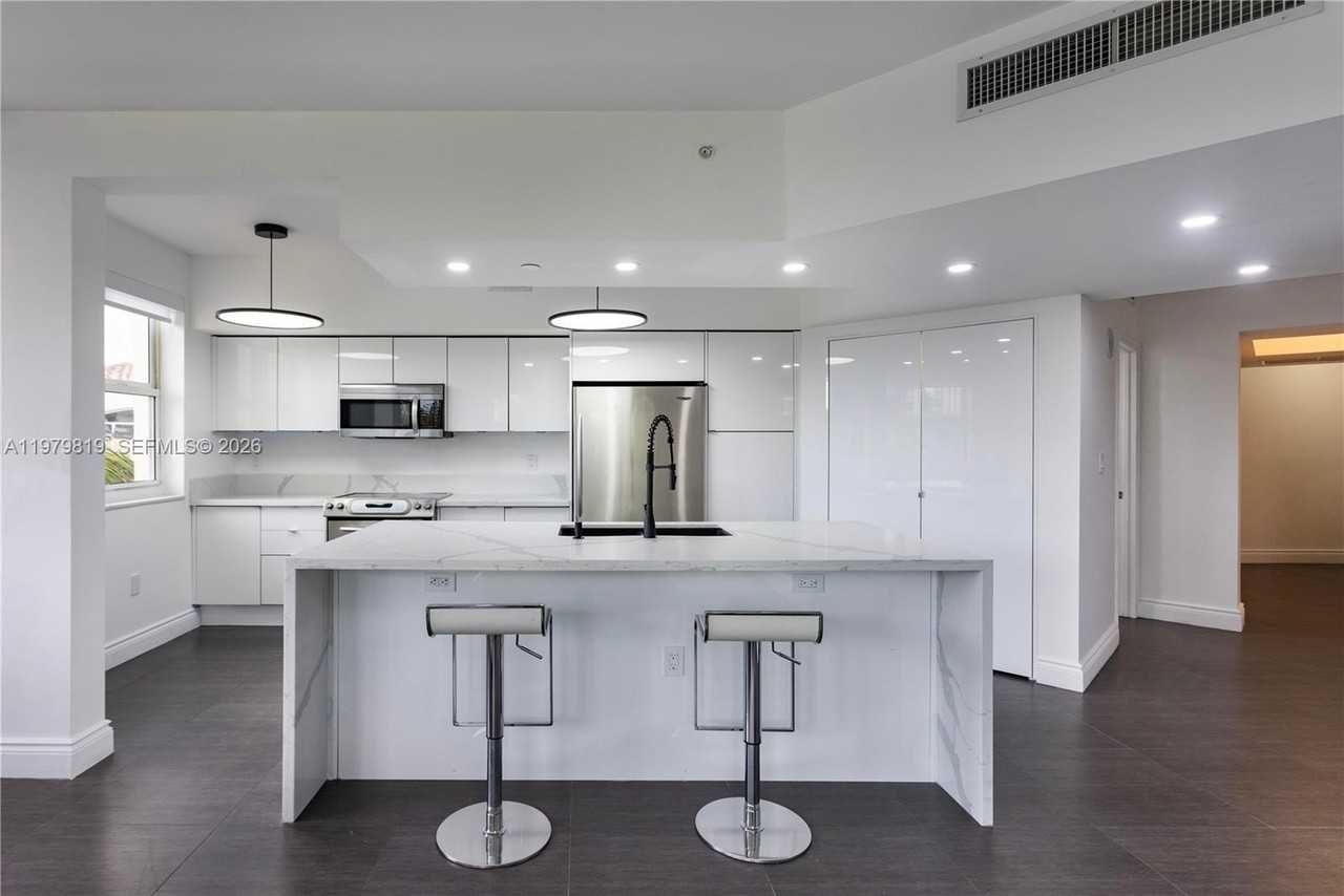 19900 E Country Club Dr #311 - Photo 5 of 17