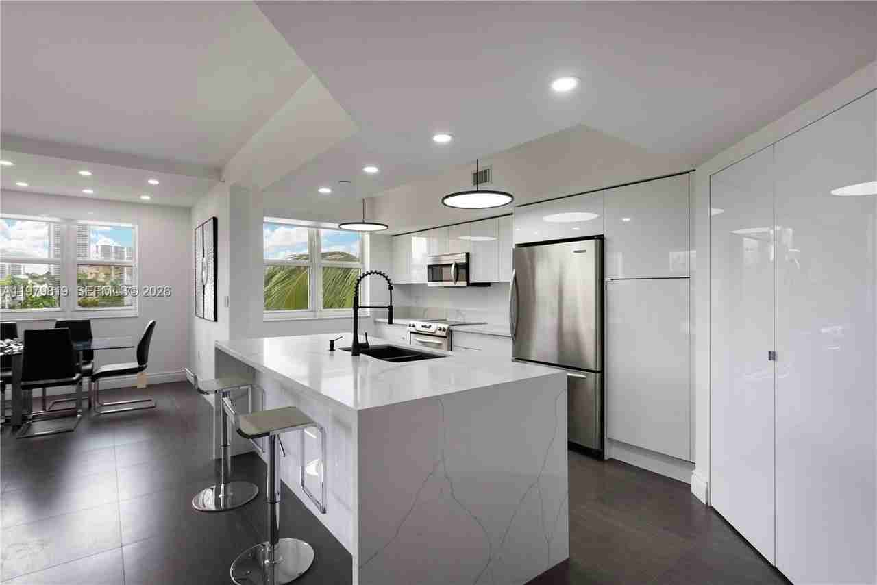 19900 E Country Club Dr #311 - Photo 6 of 17