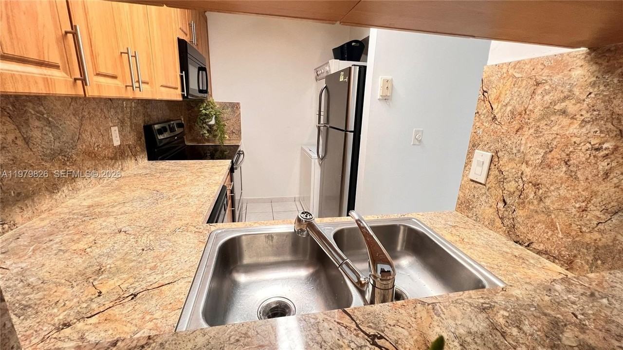 809 Twin Lakes Dr #32A - Photo 2 of 24