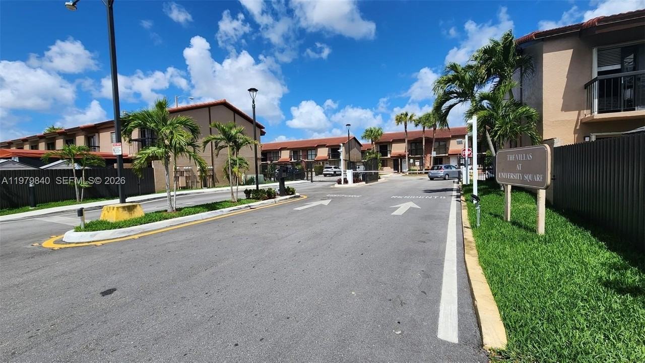 1921 Sw 107th Ave #509 - Photo 4 of 34