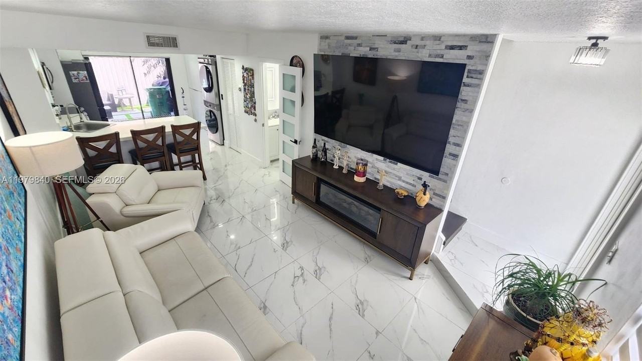 1921 Sw 107th Ave #509 - Photo 5 of 34