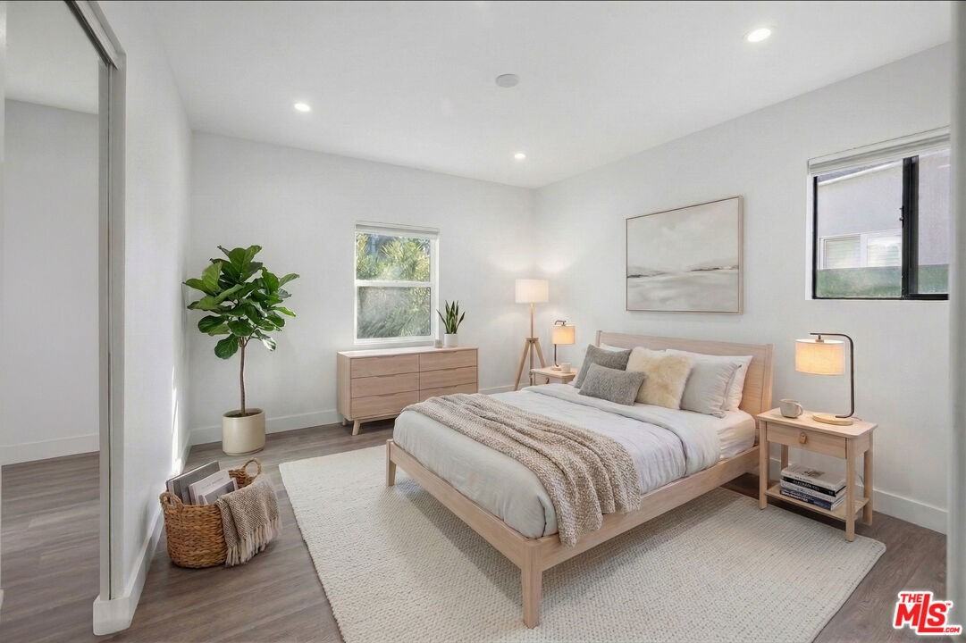 17141 Sherman Way - Photo 3 of 8