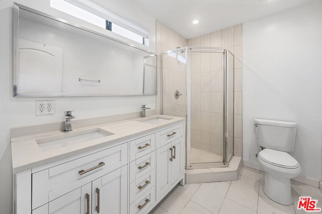 17141 Sherman Way - Photo 4 of 8