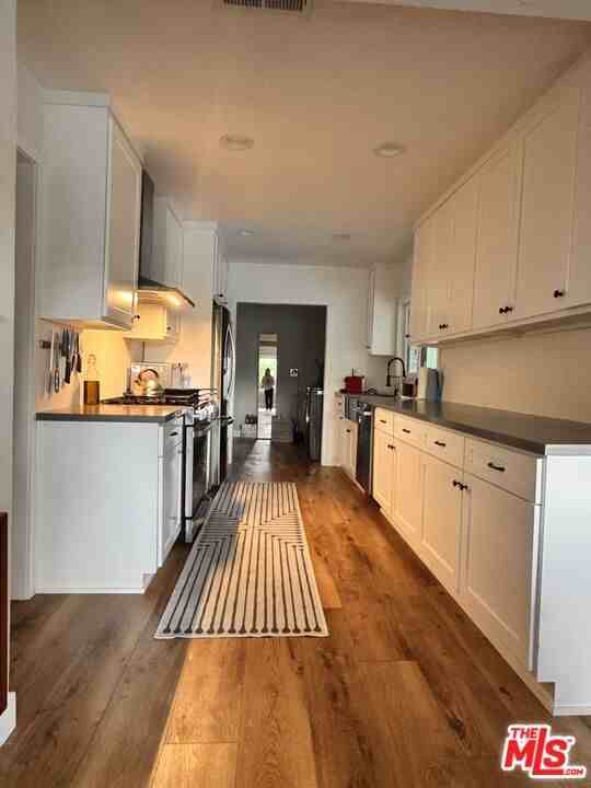 2226 Stanley Hills Dr - Photo 2 of 8