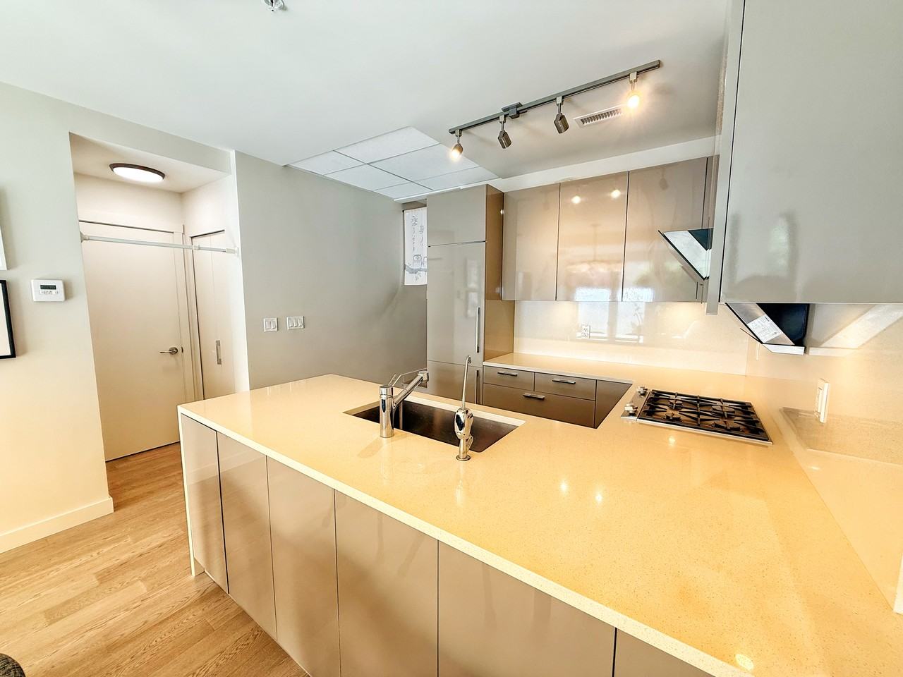 Cambie St. & W 29th Ave #103 - Photo 4 of 15