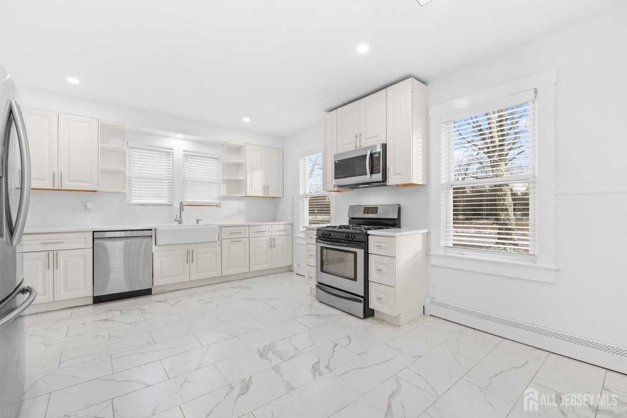 339 Plainsboro Rd - Photo 4 of 16