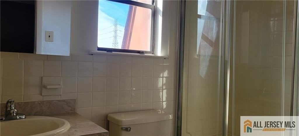 1212 N Oaks Blvd - Photo 5 of 9