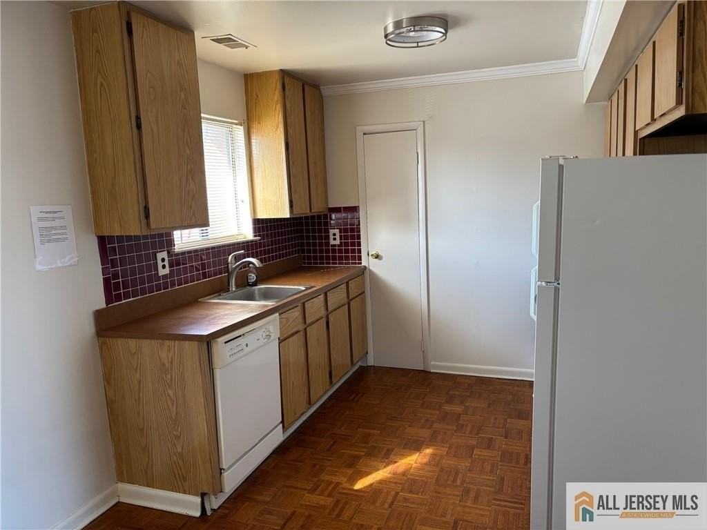 1212 N Oaks Blvd - Photo 6 of 9