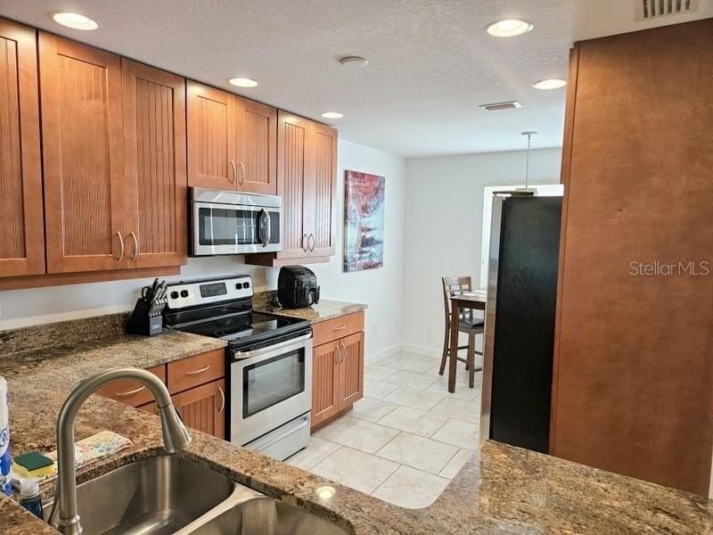 6618 7th Avenue Cir W #1404 - Photo 2 of 31