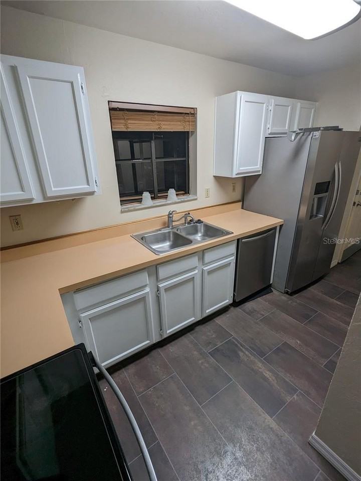 4317 Sw 69th Ter - Photo 2 of 23