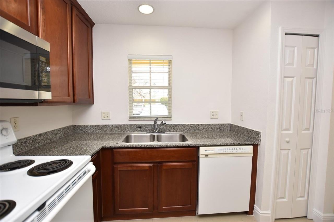 5410 River Rock Rd - Photo 4 of 26