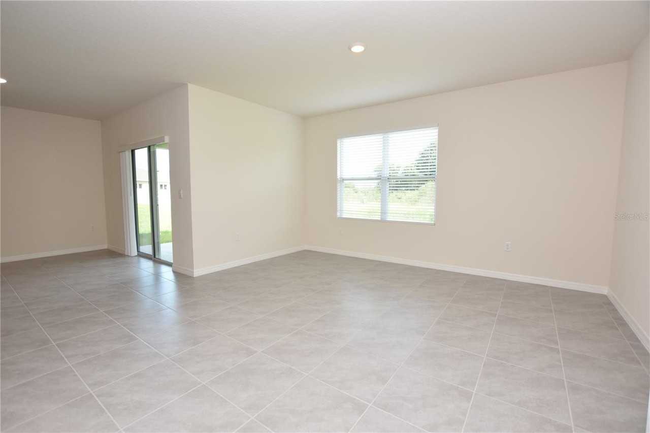 5552 Siltstone St - Photo 7 of 31