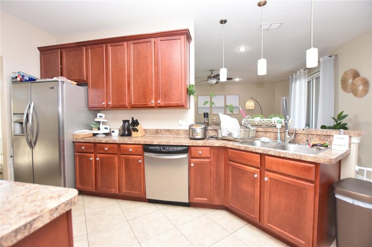 7061 Heatherbrook Dr - Photo 4 of 25