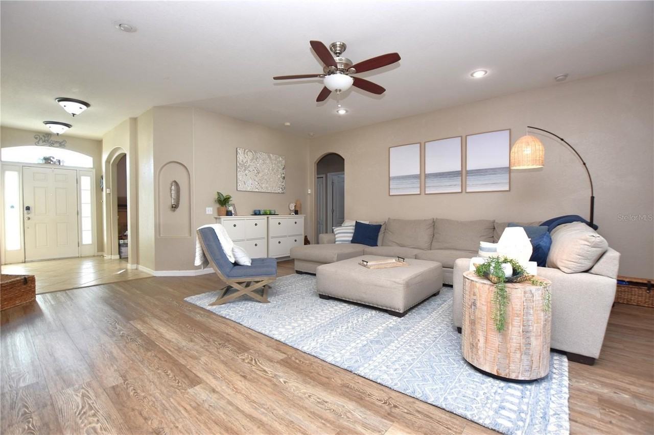 7061 Heatherbrook Dr - Photo 5 of 25