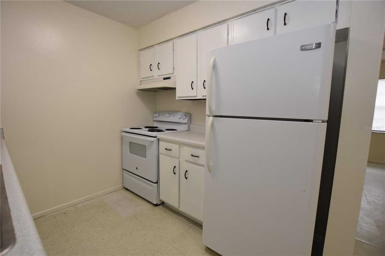 619 Robin Rd #3 - Photo 3 of 17