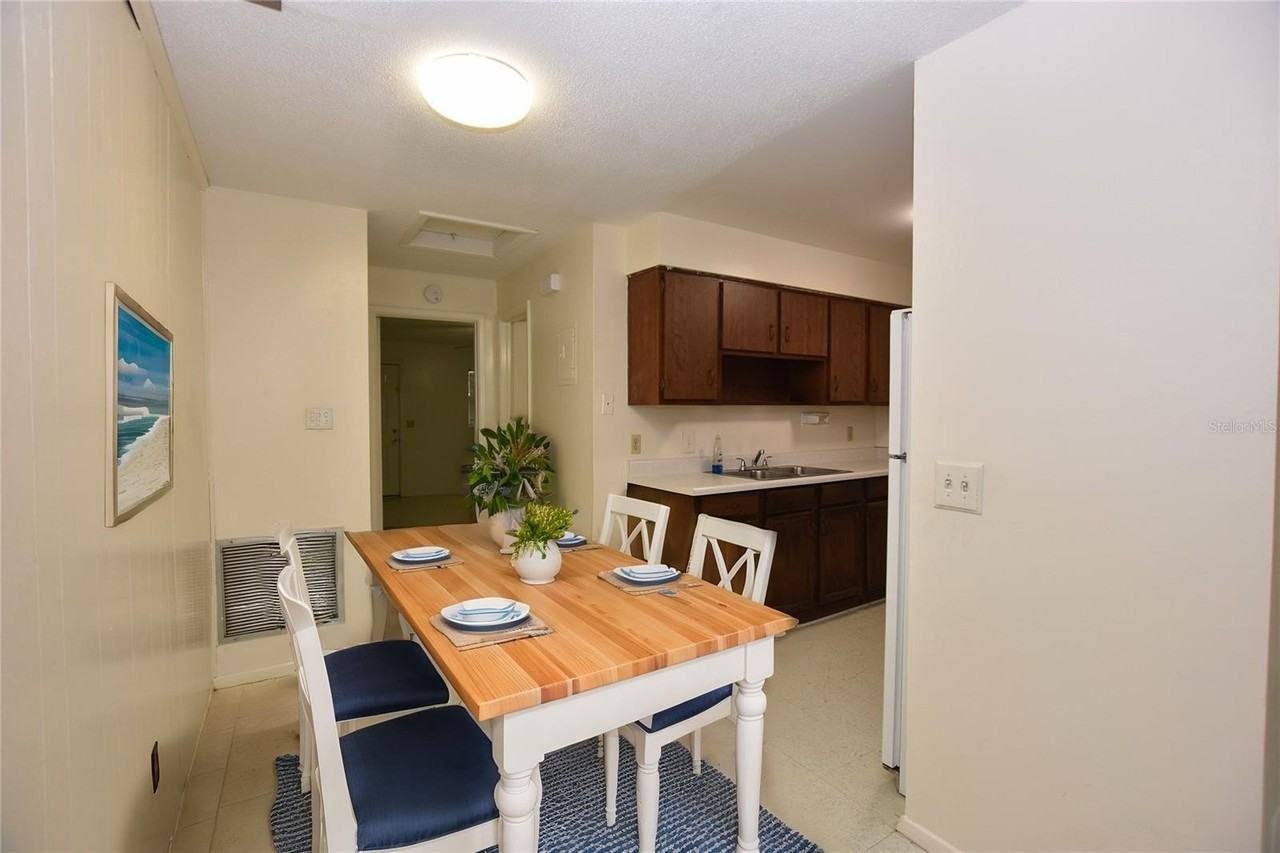 619 Robin Rd #3 - Photo 6 of 17