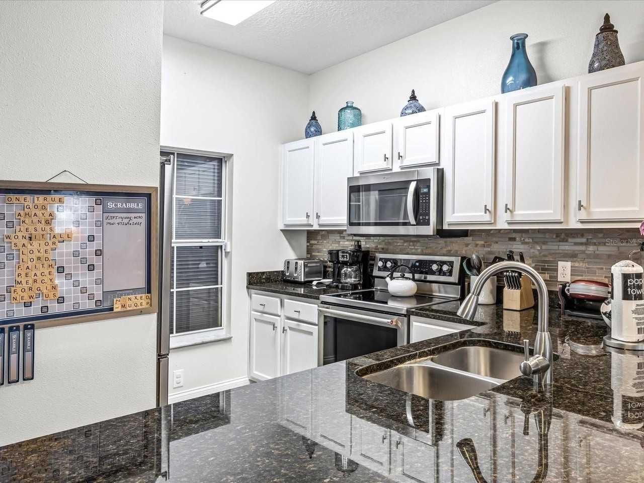 4536 Alberto Cir - Photo 6 of 29