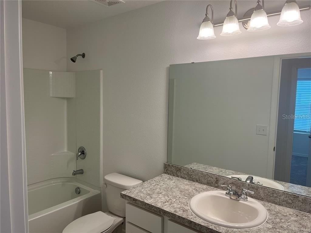 497 Madison Dr - Photo 4 of 9