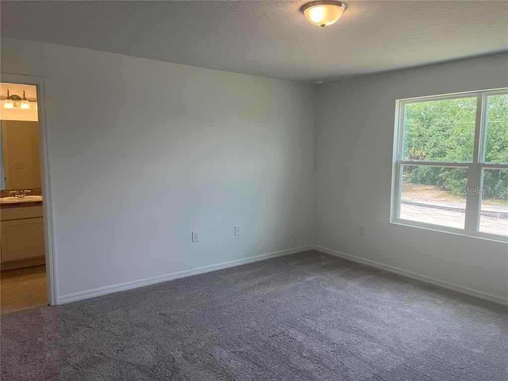 497 Madison Dr - Photo 5 of 9