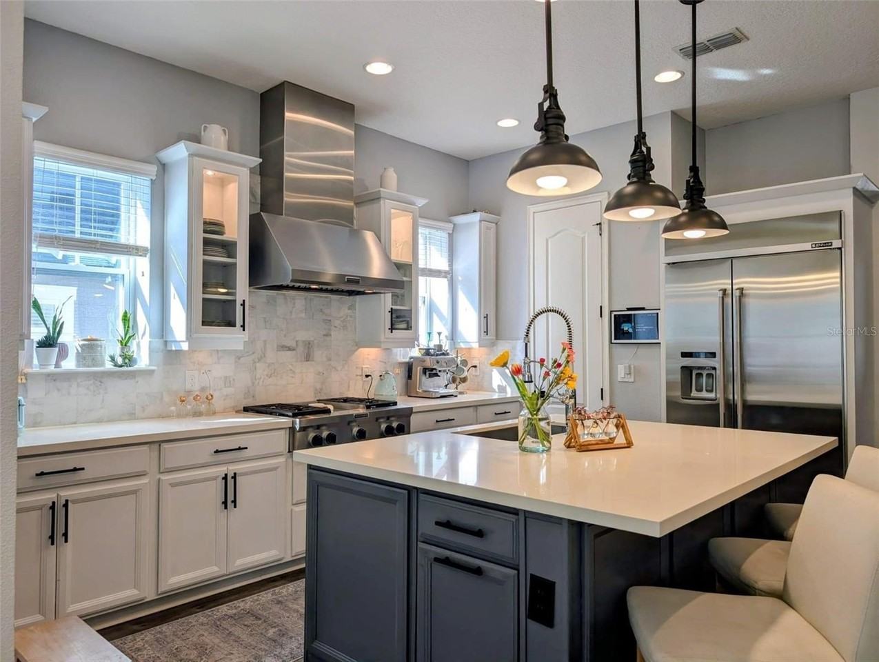 876 Landrum Dr - Photo 4 of 20