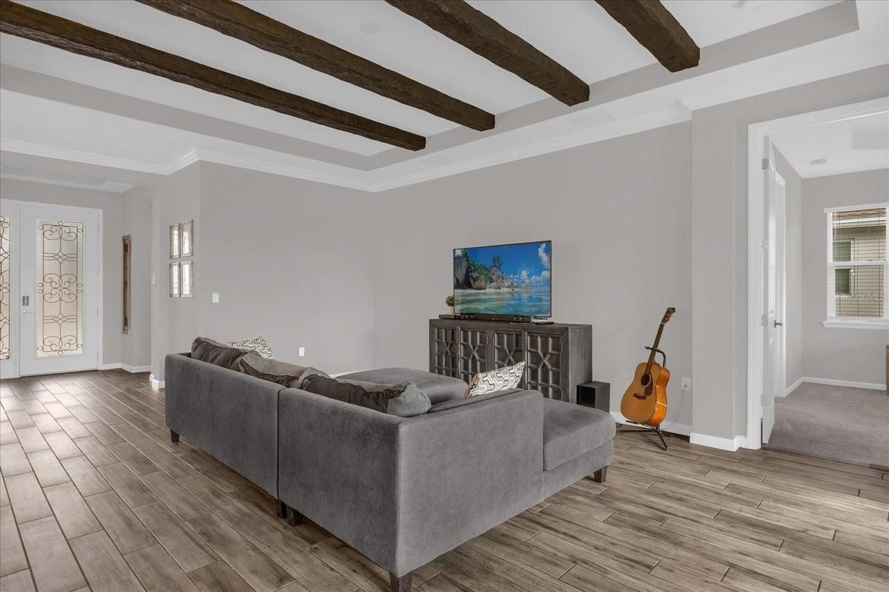 231 Cherokee Hill Ct - Photo 3 of 42