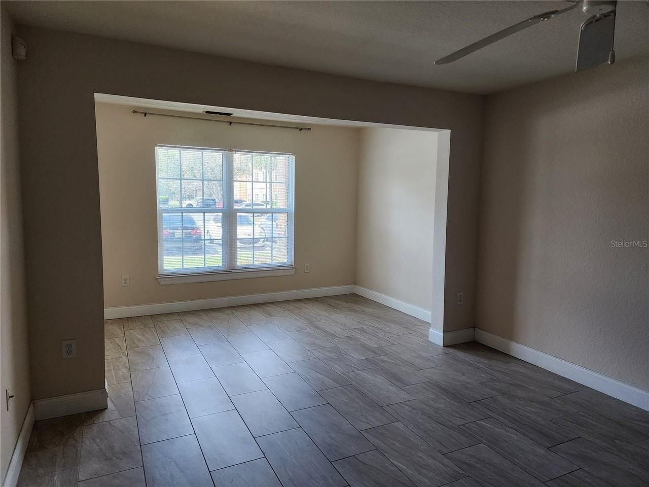 5455 Vineland Rd #3105 - Photo 3 of 11