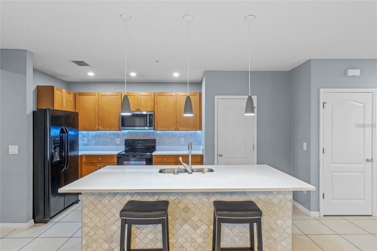 4805 Apple Blossom Ln - Photo 4 of 26