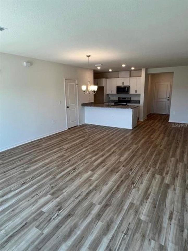 733 Stoney Point Cir - Photo 5 of 11