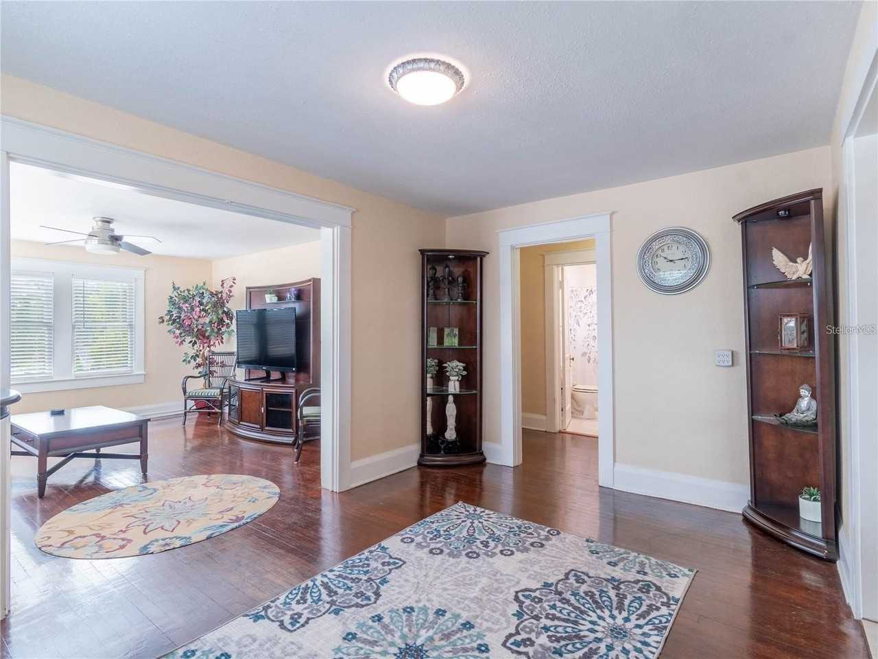 103 E Mohawk Ave #B - Photo 3 of 25