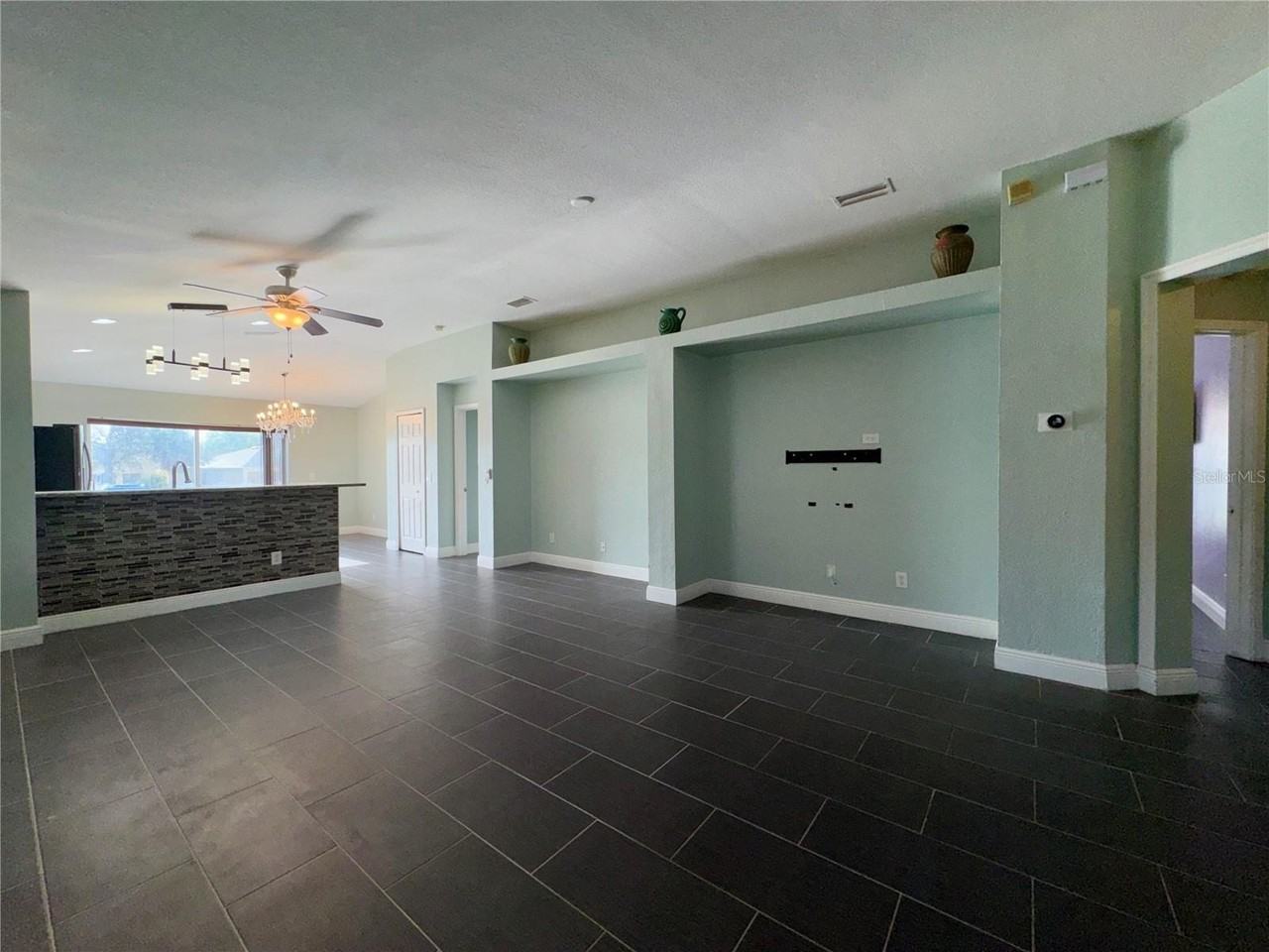 11324 Palm Island Ave - Photo 7 of 35