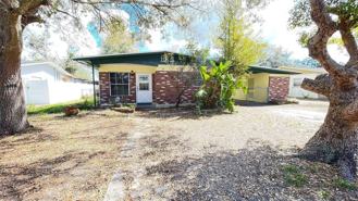 10705 N Dixon Ave - Photo 1 of 1