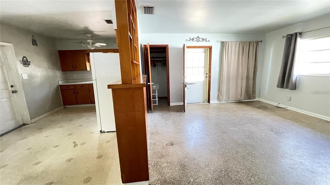 10705 N Dixon Ave - Photo 4 of 24