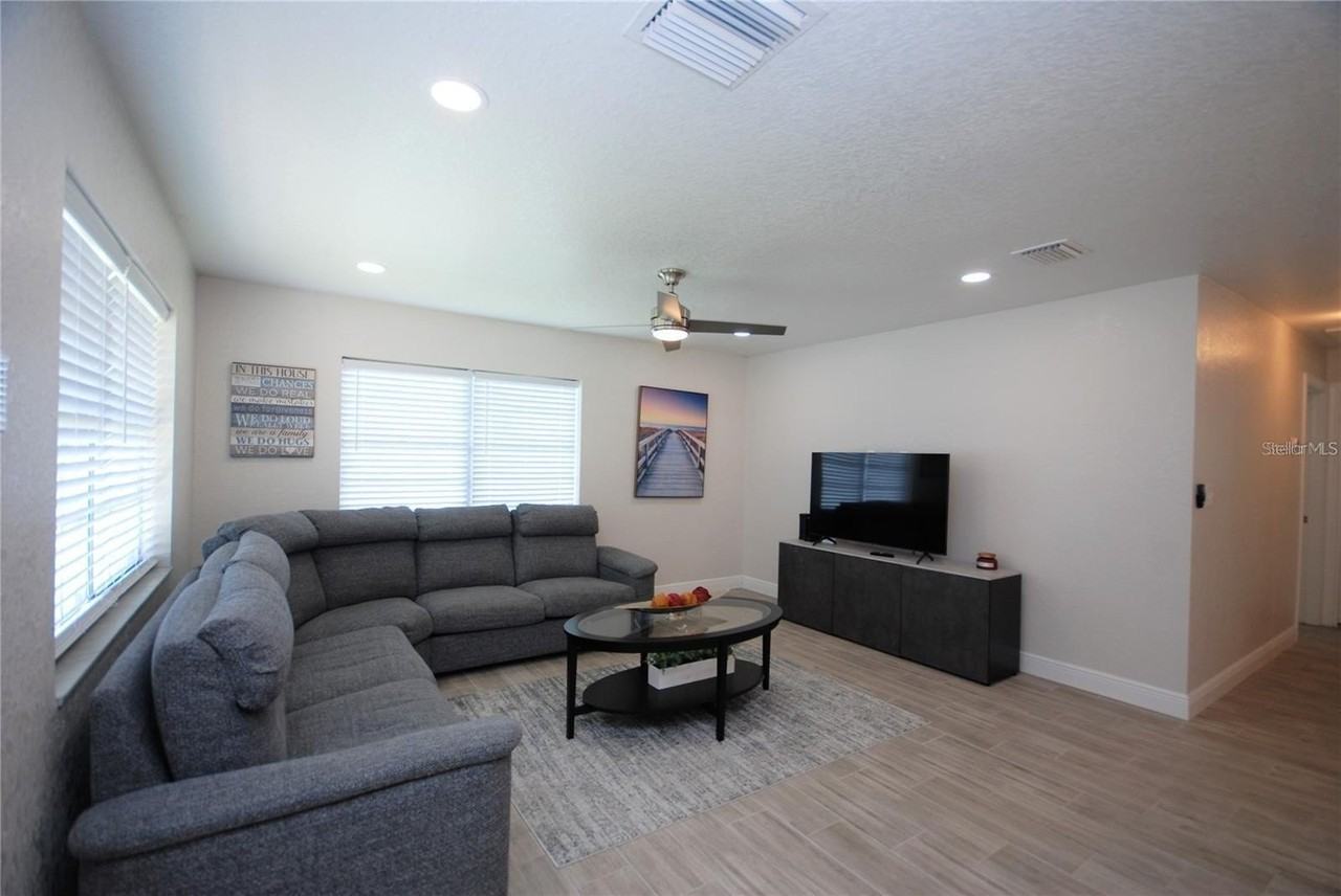 6515 La Mesa Cir - Photo 3 of 21