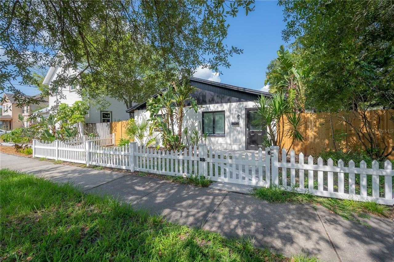 6901 S Fitzgerald St - Photo 3 of 43