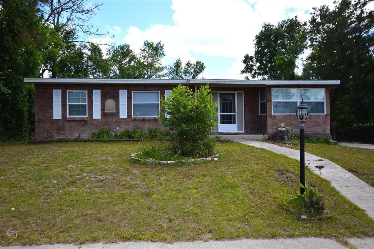 1509 Daroca Dr - Photo 2 of 10