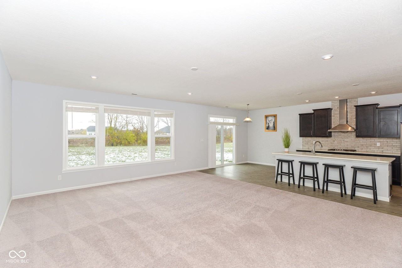 9924 Mosaic Blue Way - Photo 4 of 32