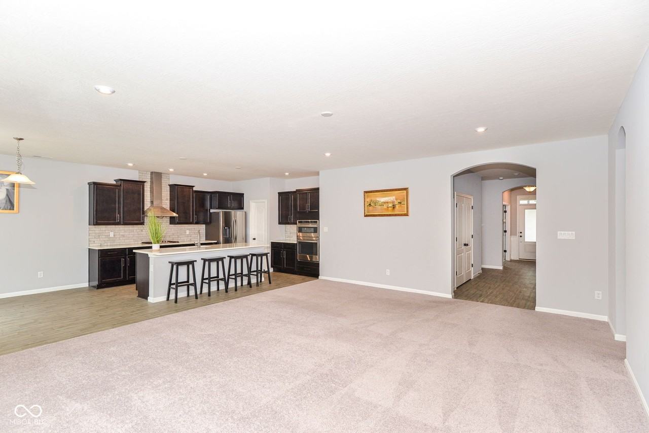 9924 Mosaic Blue Way - Photo 5 of 32