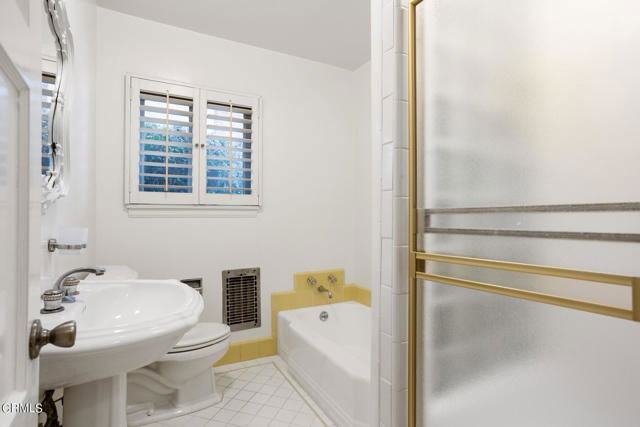 1455 Avonrea Rd - Photo 3 of 8