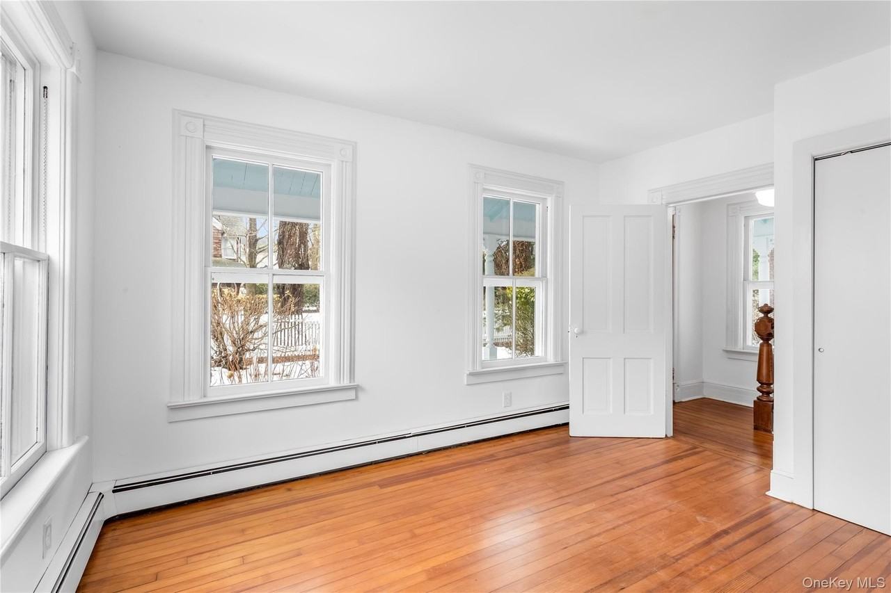 685 Orchard St - Photo 5 of 9